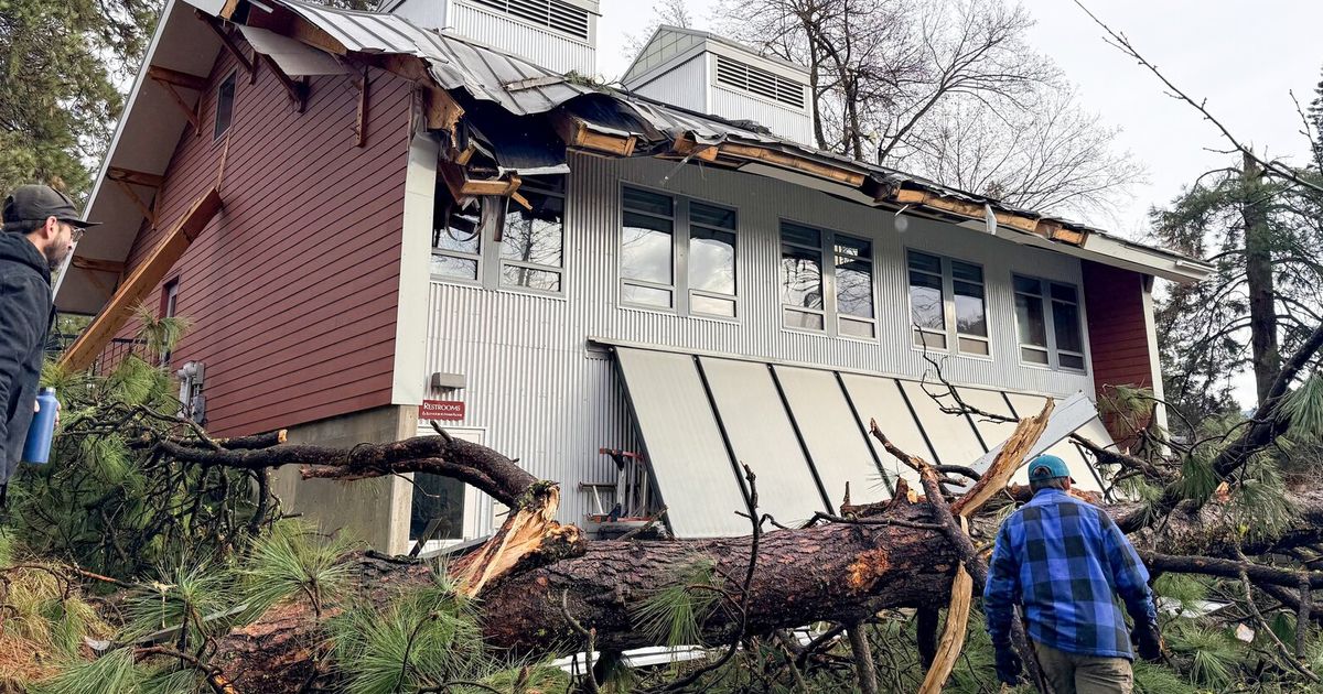 [ad_1] Leavenworth a fost lovit de o serie de ploi torențiale și de vânturi puternice în mijlocul săptămânii, iar pagubele masive au forțat autoritățile locale să anunțe anularea evenimentului de Crăciun și a festivalului de lumini până în weekendul următor