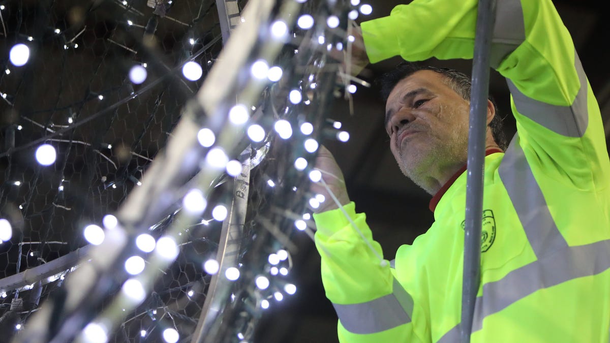 Sărbători în stil mare: Revenirea tradiției Ball Drop în White Plains Celebrările de Revelion din White Plains prind viață în acest an, după o absență de doi ani cauzată de pandemia COVID-19