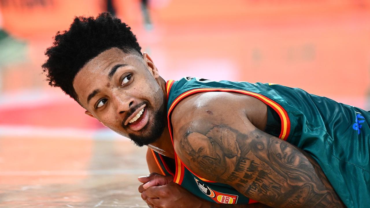 [ad_1] Pe măsură ce sezonul NBL 2025-26 intră în perioada festivă, clasamentul arată un contrast puternic între liderii de top și echipele aflate în derivă, iar ultimele rezultate pot defini ocupaţia finală a echipelor în acest an