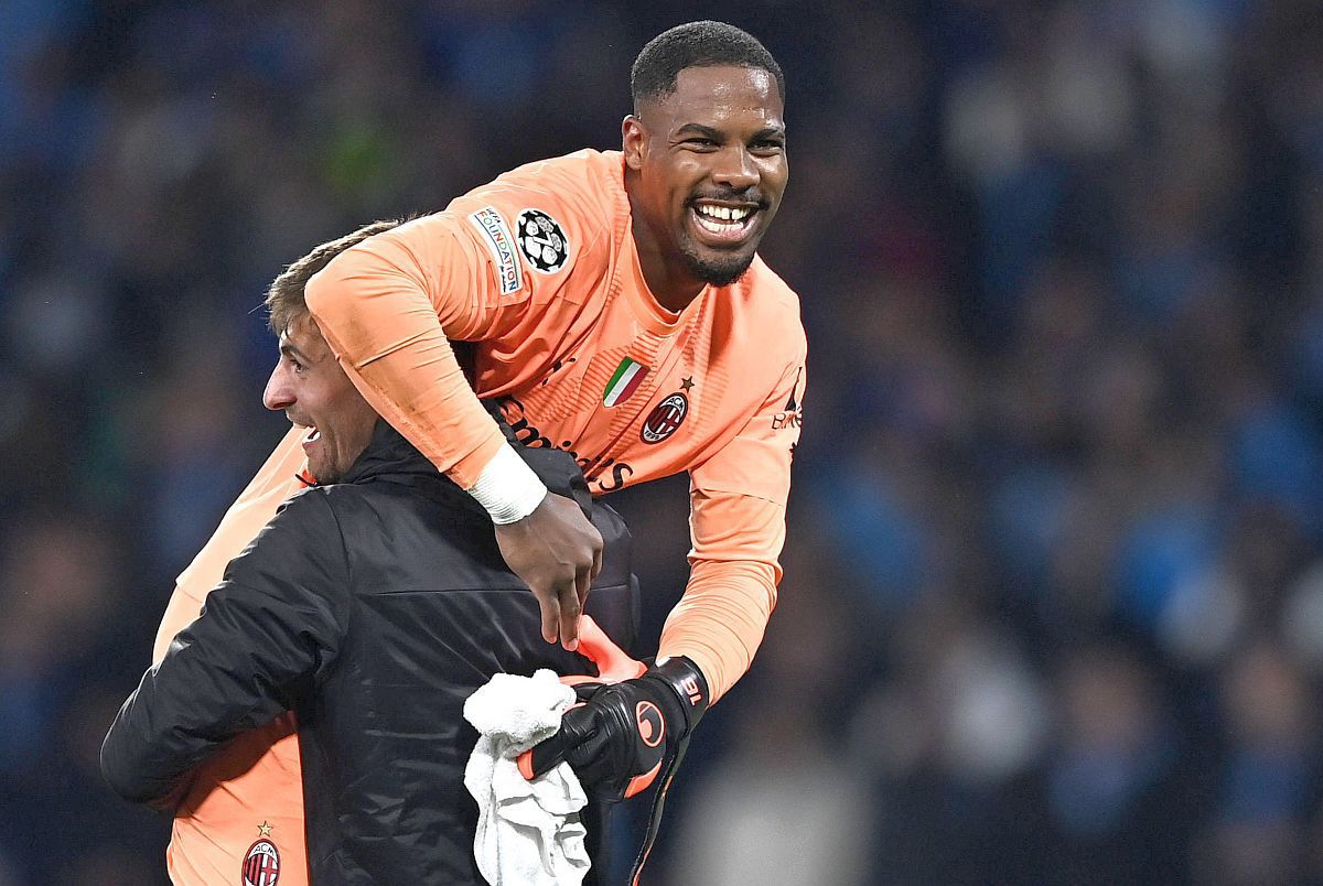 [ad_1] AC Milan propune o nouă înțelegere pentru Mike Maignan în încercarea de a-l reține pe portar Conform publicației italiene „Gazzetta dello Sport”, echipa AC Milan i-a înmânat portarului Mike Maignan o ofertă generosă de prelungire a contractului până în 2029, cu opțiunea de a adăuga încă un sezon