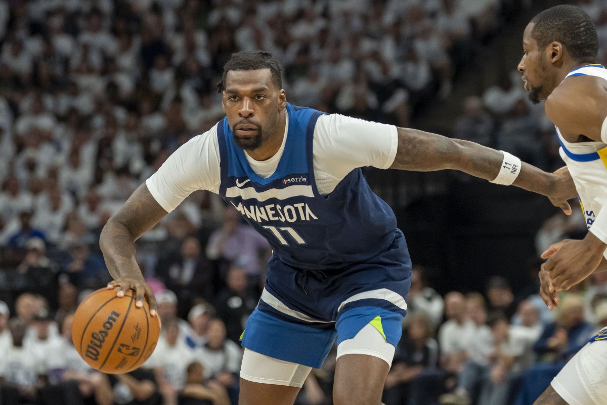 Tranzacție simulată aduce la Timberwolves fundaș de 197 milioane $ de la Grizzlies.