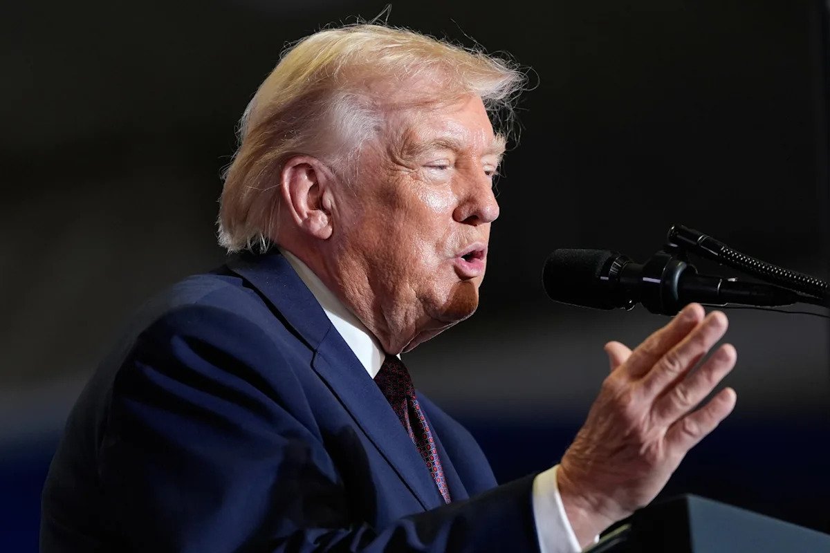 Steluța legendară a rock-ului apără relația ‘fantastică’ cu Trump: „Nu toată lumea iubește pe Iisus”.