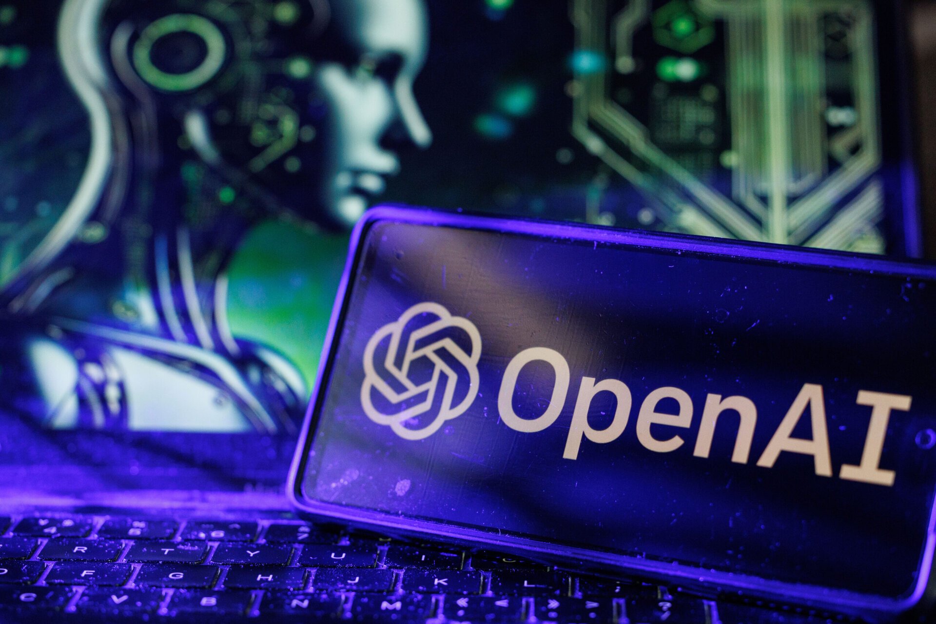 OpenAI spune că browserele dotate cu AI vor continua să fie expuse la atacuri