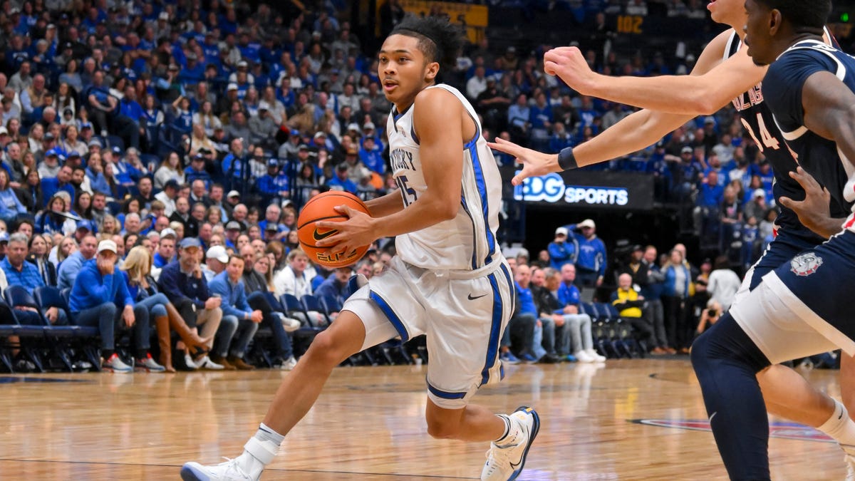 [ad_1] Kentucky basketball a suferit o pierdere neaşteptată în CBS Sports Classic, când Jaland Lowe a părăsit terenul la St
