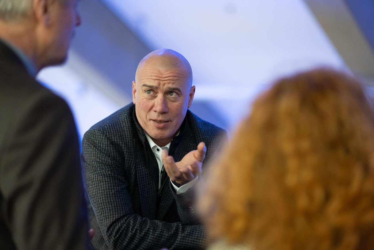 Ministrul Culturii, Andras Demeter, afirmă că noile modificări propuse la Legea drepturilor de autor nu vor aduce niciun dezavantaj creatorilor, ci dimpotrivă, le-ar putea aduce beneficii financiare suplimentare