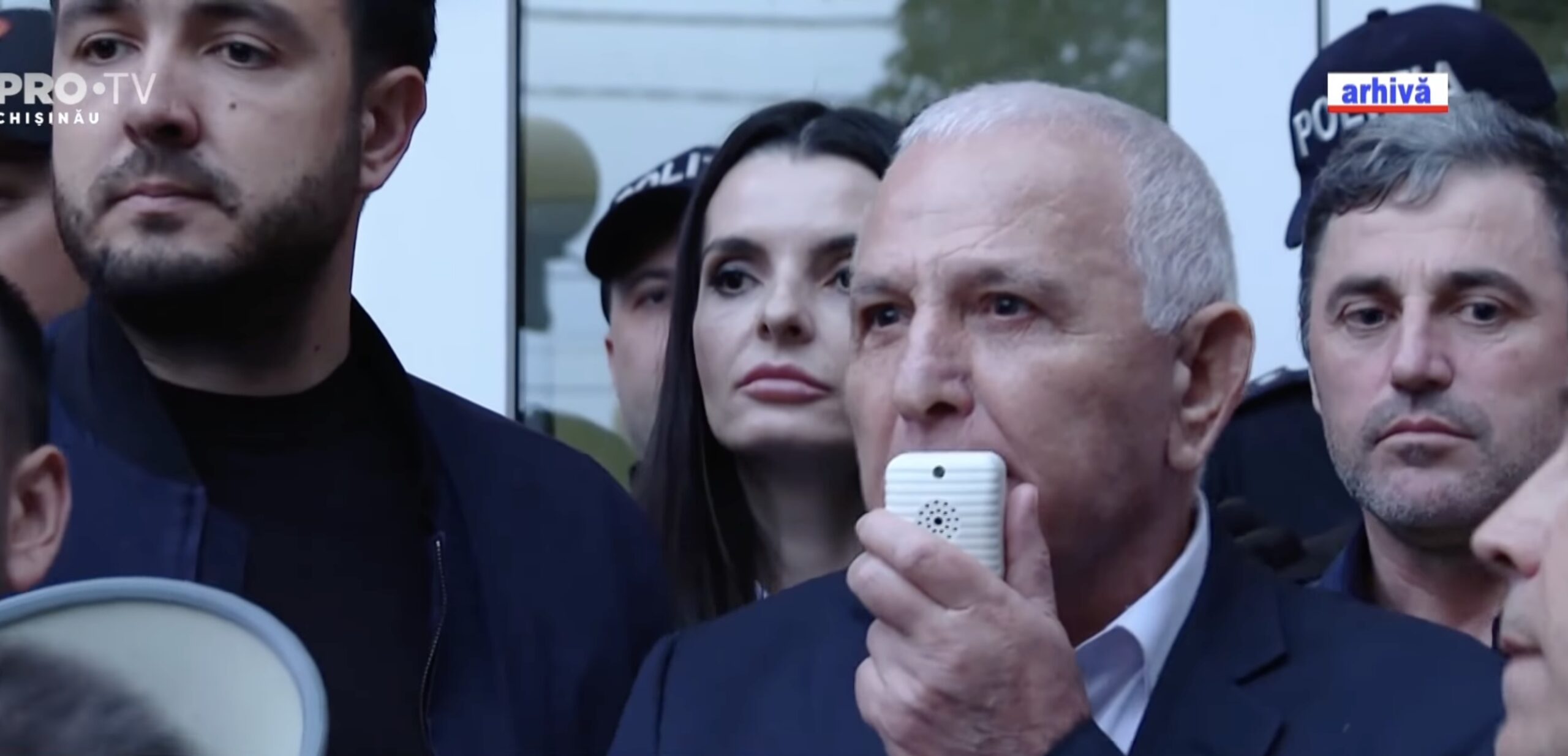 Fostul președinte al Adunării Populare a Găgăuziei, Dmitrii Constantinov, a dispărut din centrul de detenție și s-a direcționat spre regiunea transnistrenă, după ce a fost condamnat în data de 26 decembrie la o pedeapsă de 12 ani de închisoare