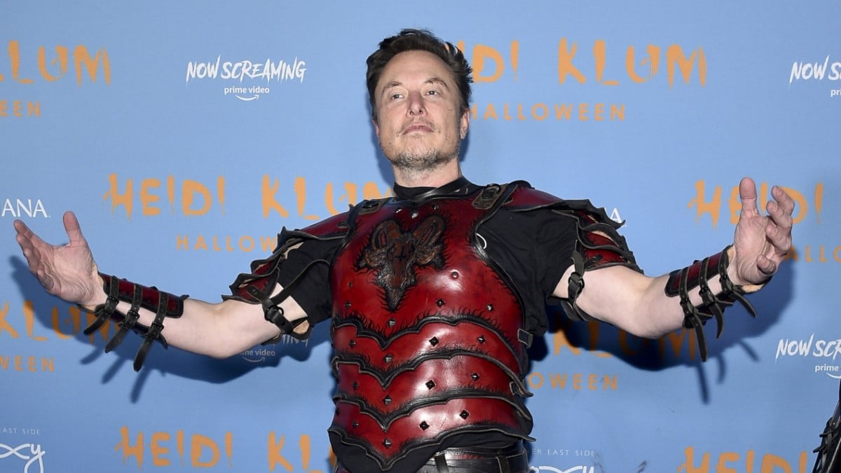 Tesla își schimbă discursul: de la focoasa misiune pentru un viitor sustenabil la o viziune mai optimistă și mai vague despre abundanță Compania Tesla, simbol al revoluției electrice și al energiei verzi, pare să-și mute centrul de greutate în discursul public și strategia internă