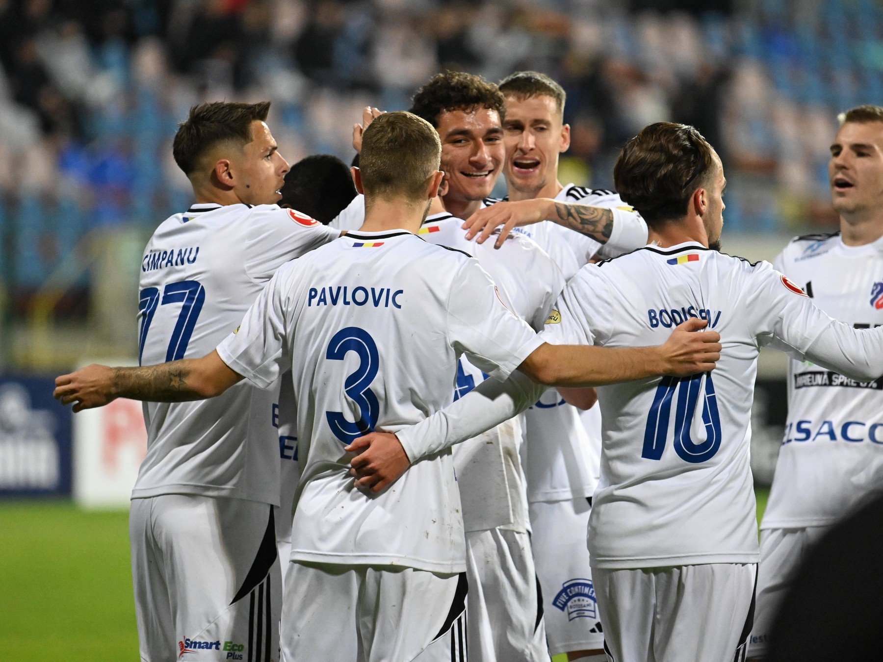 FC Botoșani vizează doi atacanți de renume: Marko Dugandzic și Denis Alibec Valeriu Iftime, patronul echipei FC Botoșani, și-a exprimat intenția de a aduce în echipă doi atacanți cu experiență, Marko Dugandzic și Denis Alibec, începând cu fereastra de transferuri din iarnă