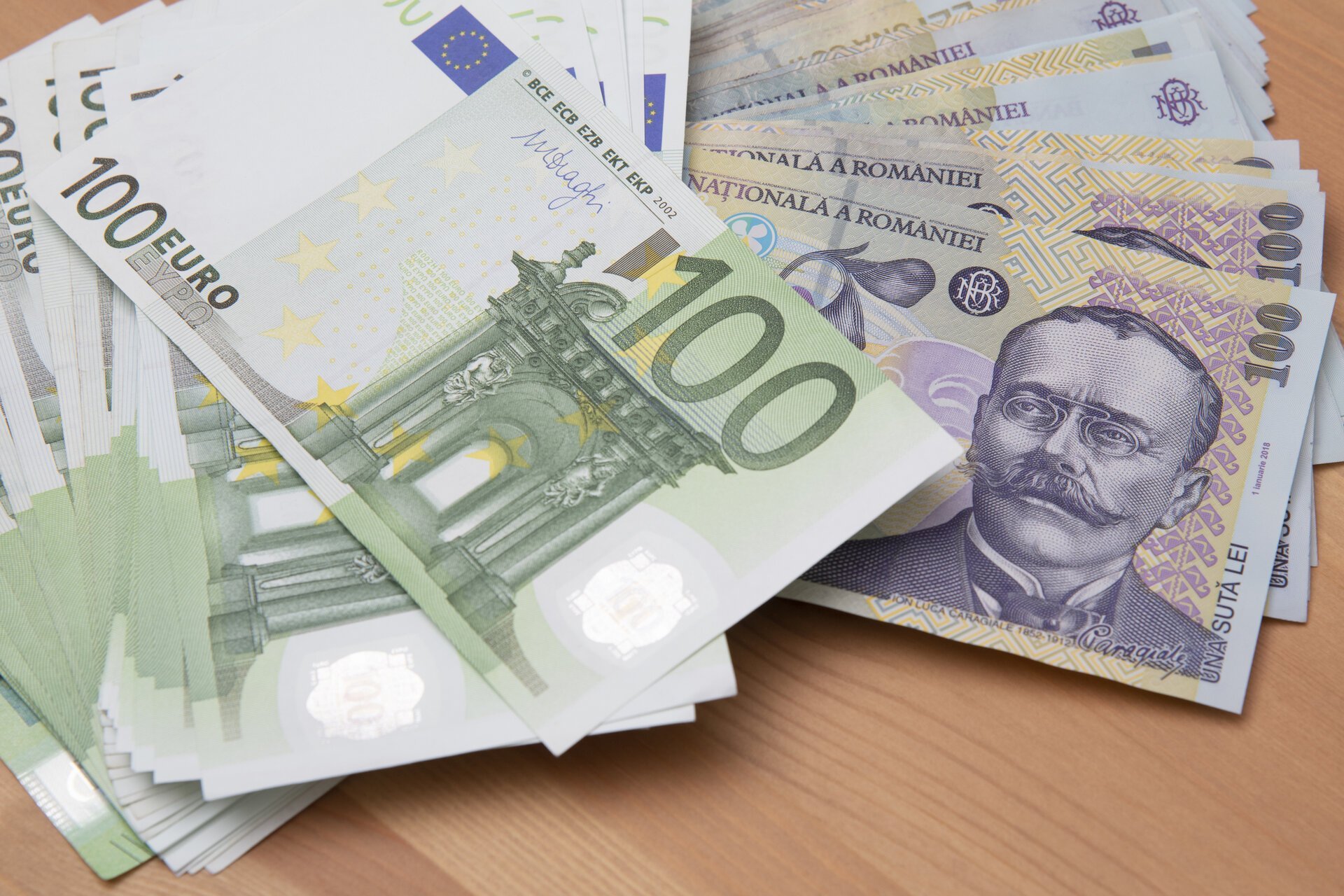 [ad_1] Programul de titluri de stat Fidelis 2025 își începe ultima ediție vineri, 5 decembrie, oferind dobânzi neimpozabile de până la 7,55 % în lei și 6,20 % în euro, conform anunțului Ministerului Finanțelor