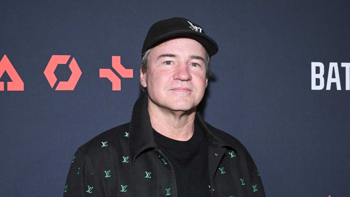 [ad_1] Vince Zampella, dezvoltatorul de jocuri video cunoscut pentru creațiile de succes ale studioului său, a murit duminică după un accident pe Angeles Crest Highway, potrivit investigaţiilor NBC 4