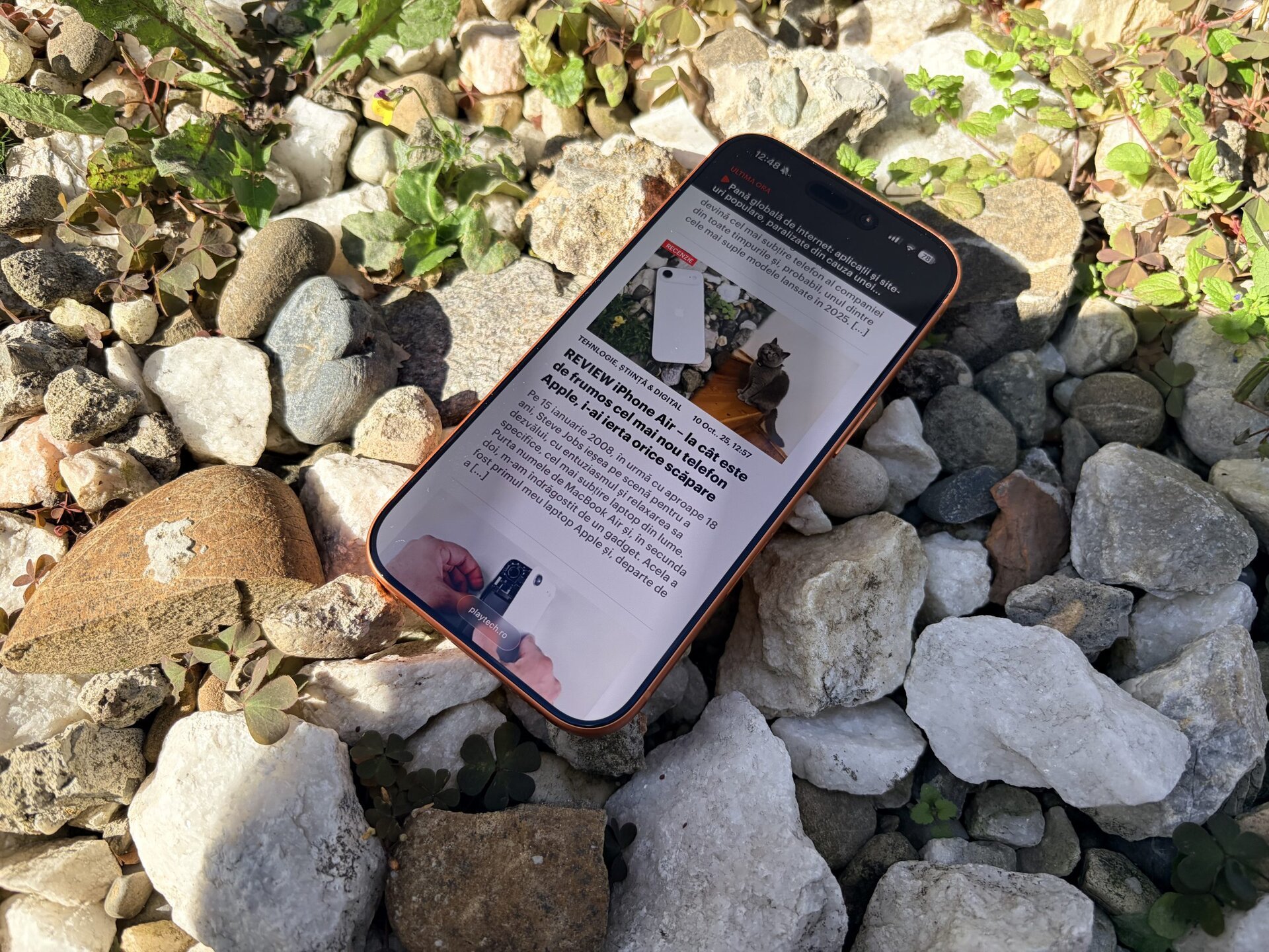 [ad_1] Securitatea iPhone-ului este esențială în contextul creșterii atacurilor cibernetice, a furturilor și a accesărilor neautorizate, deoarece telefonul stochează informații sensibile precum fotografii personale, date bancare și acces la conturi online