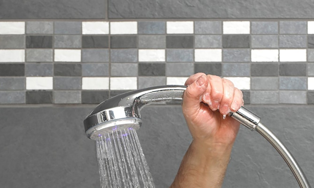 În 10 ani dușul tradițional ar putea dispărea, lăsând loc capsulei automate de spălare personală