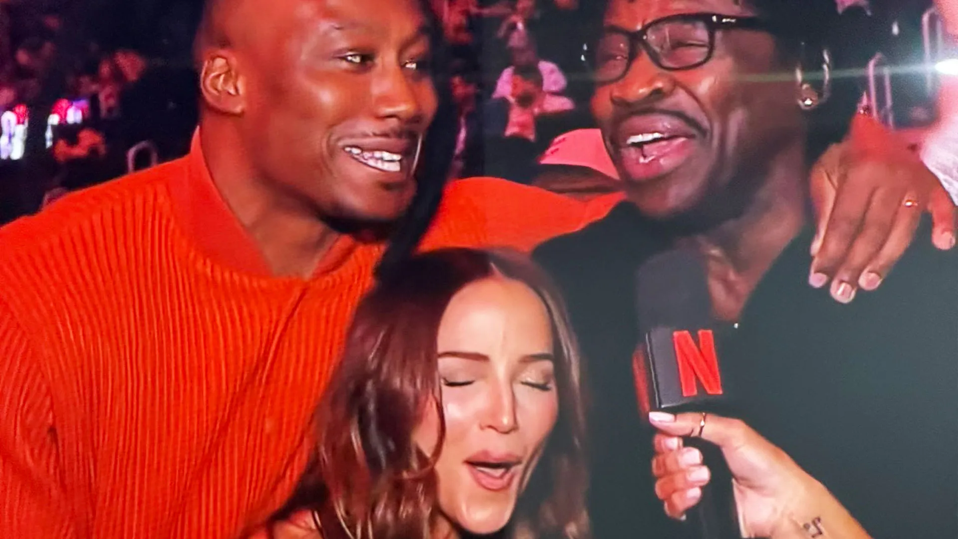 [ad_1] Kay Adams a apărut la evenimentul „Jake Paul vs Anthony Joshua”, declanând un val de reacții din partea fanilor