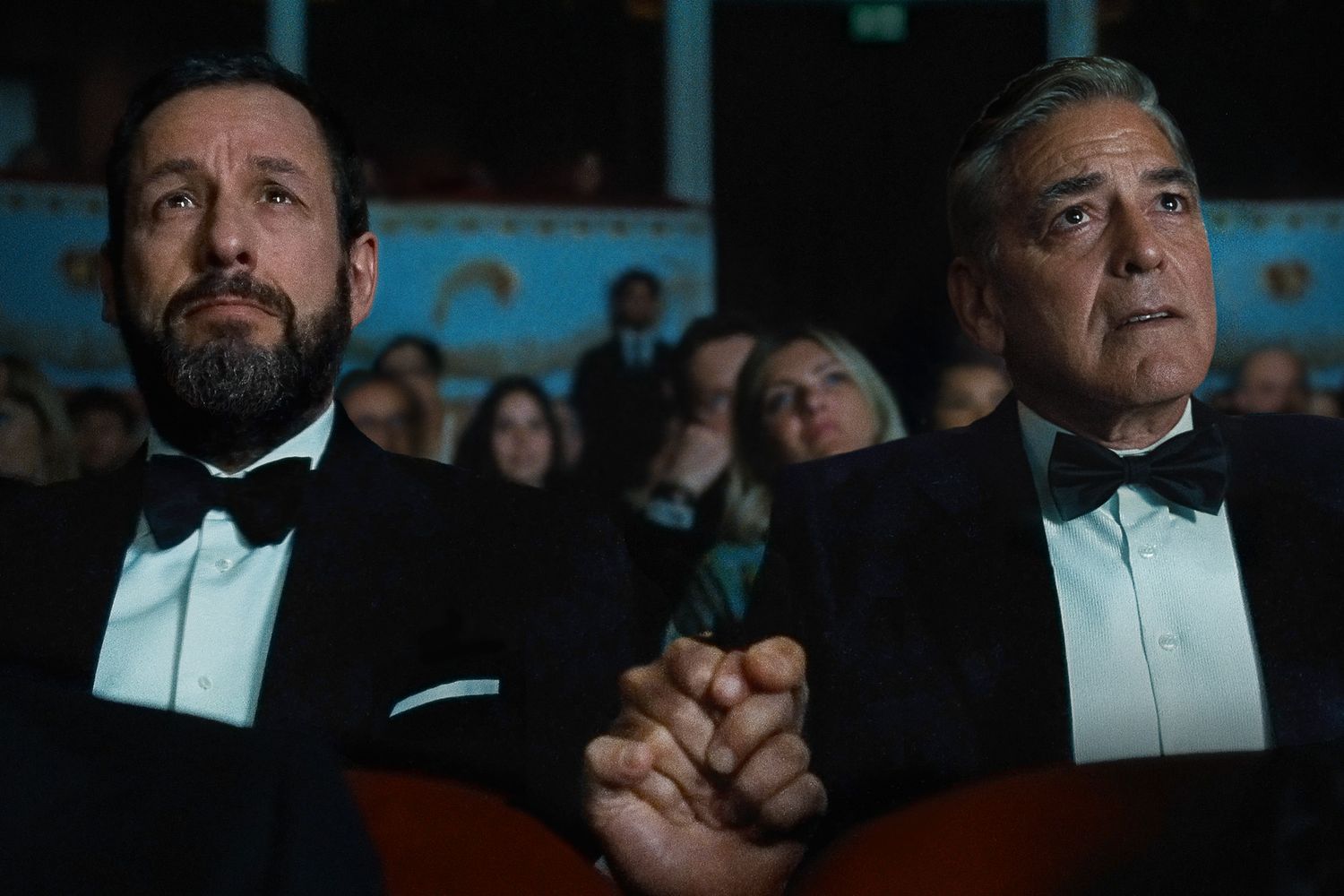 [ad_1] George Clooney a surprins publicul în scena de premiu a filmului Jay Kelly, unde un montaj surprinzător cu fragmente din cariera sa a declanșat o reacție autentică