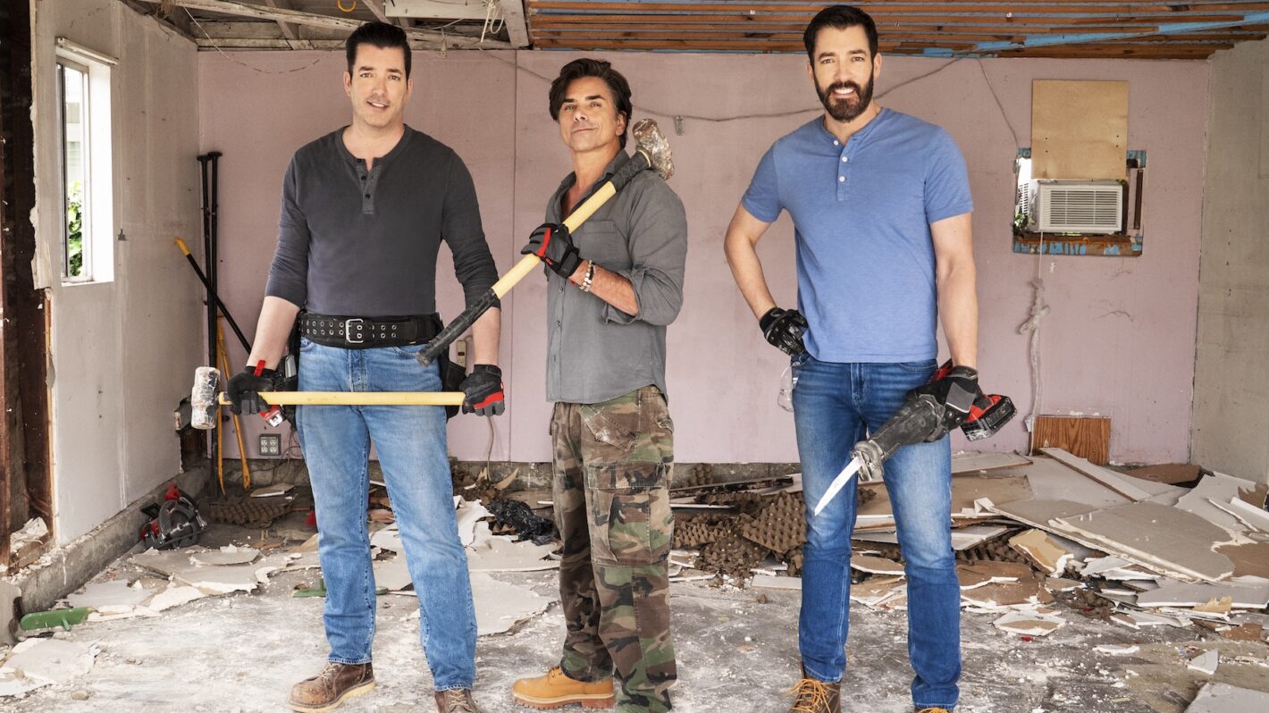 [ad_1] Celebrity IOU revine cu noi episoade și invitaţi de marcă HGTV a lansat cinci noi ediţii ale Celebrity IOU, în care fraţii Property Brothers, Drew și Jonathan Scott, colaborează cu vedete din film și televiziune pentru renovări menite să onoreze persoane dragi