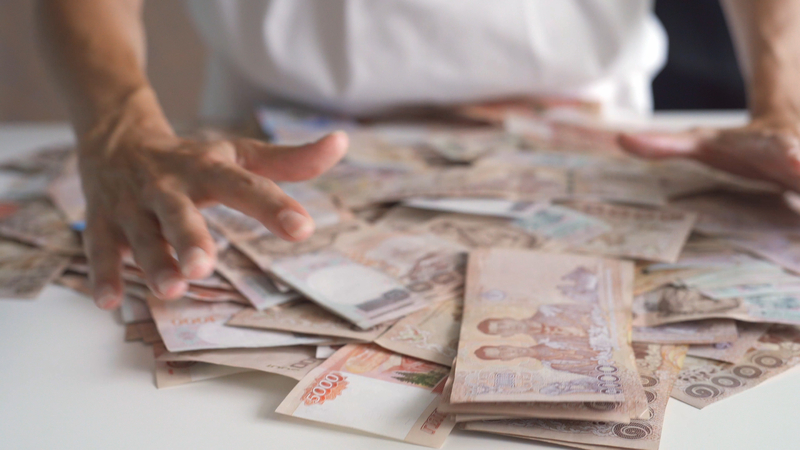 Ordonanța – trenuleț înăsprește regulile pentru companiile de stat. Proiectul prevede și sancțiuni de până la 60.000 de lei pentru conducere