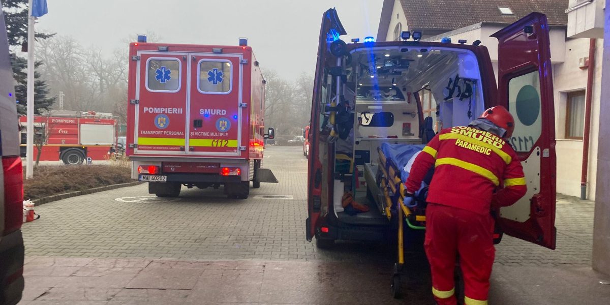 Tavanul de la piscina interioară a unui hotel din Sibiu s-a prăbușit: 8 persoane, extrase de SMURD. A fost declanșat Planul Roşu