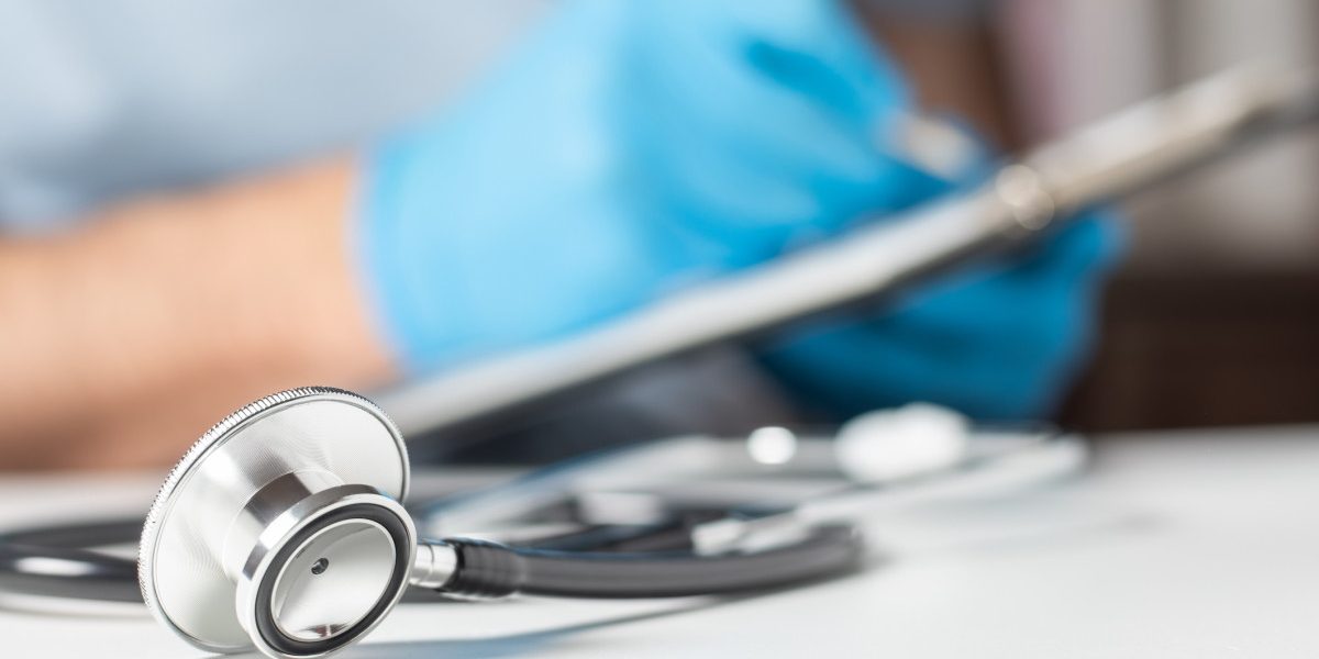 Cumulul pensiei cu salariul prelungit de Guvern și în 2026, cu prioritate în sănătate și educaţie. Explicațiile lui Rogobete