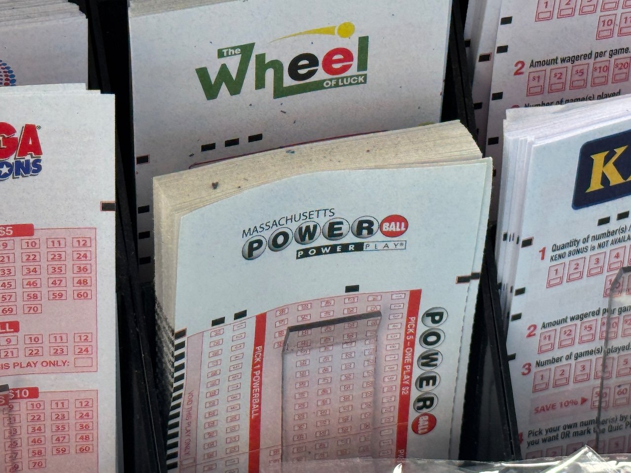 [ad_1] .Ticket Powerball ne revendicat în Massachusetts se apropie de data de expirare, iar informațiile publice indică pașii necesari pentru revendicare