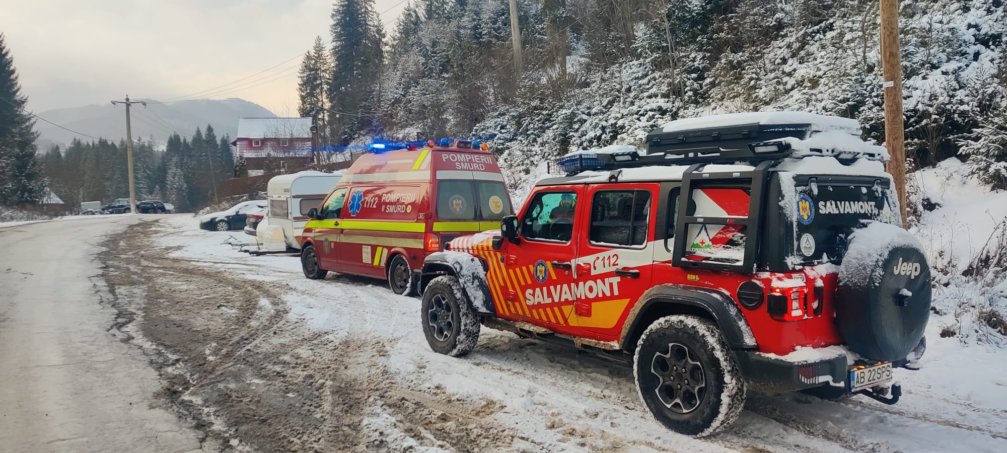 Sfârșitul de an aduce intervenții de urgență în Munții Apuseni: doi turiști răniți într-un accident cu ATV-ul la Arieșeni În ultima zi a anului, salvamontiștii din județul Alba au intervenit de urgență pentru a salva doi turiști răniți într-un accident grav în Munții Apuseni