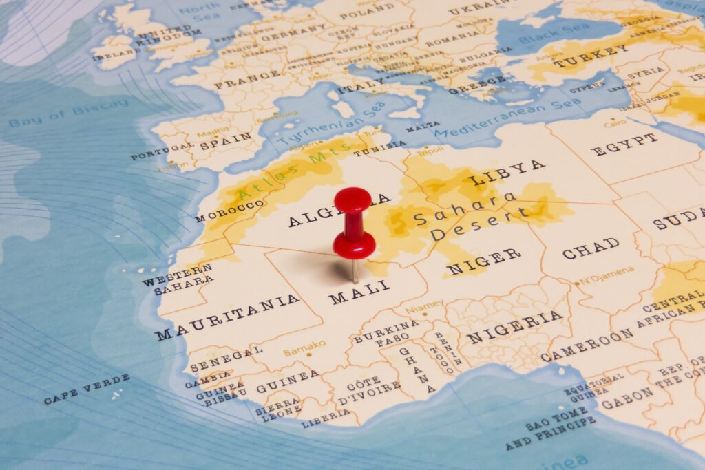 Mali și Burkina Faso răspund cu măsuri restrictive față de cetățenii americani, într-un context de tensiuni diplomatice Tensiuni diplomatice izbucnesc în Vestul Africii după ce Mali și Burkina Faso au anunțat că vor impune interdicții pentru cetățenii americani, decizie adoptată ca reacție la măsurile similare ale Statelor Unite