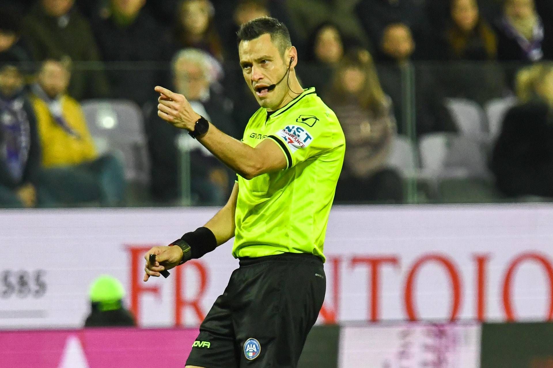 [ad_1] Proteste pe stadionul Zini: controverse în meciul Cremonese – Napoli Duminică, 28 decembrie, meciul dintre Cremonese și Napoli a fost marcat de controverse, generând proteste din partea gazdelor