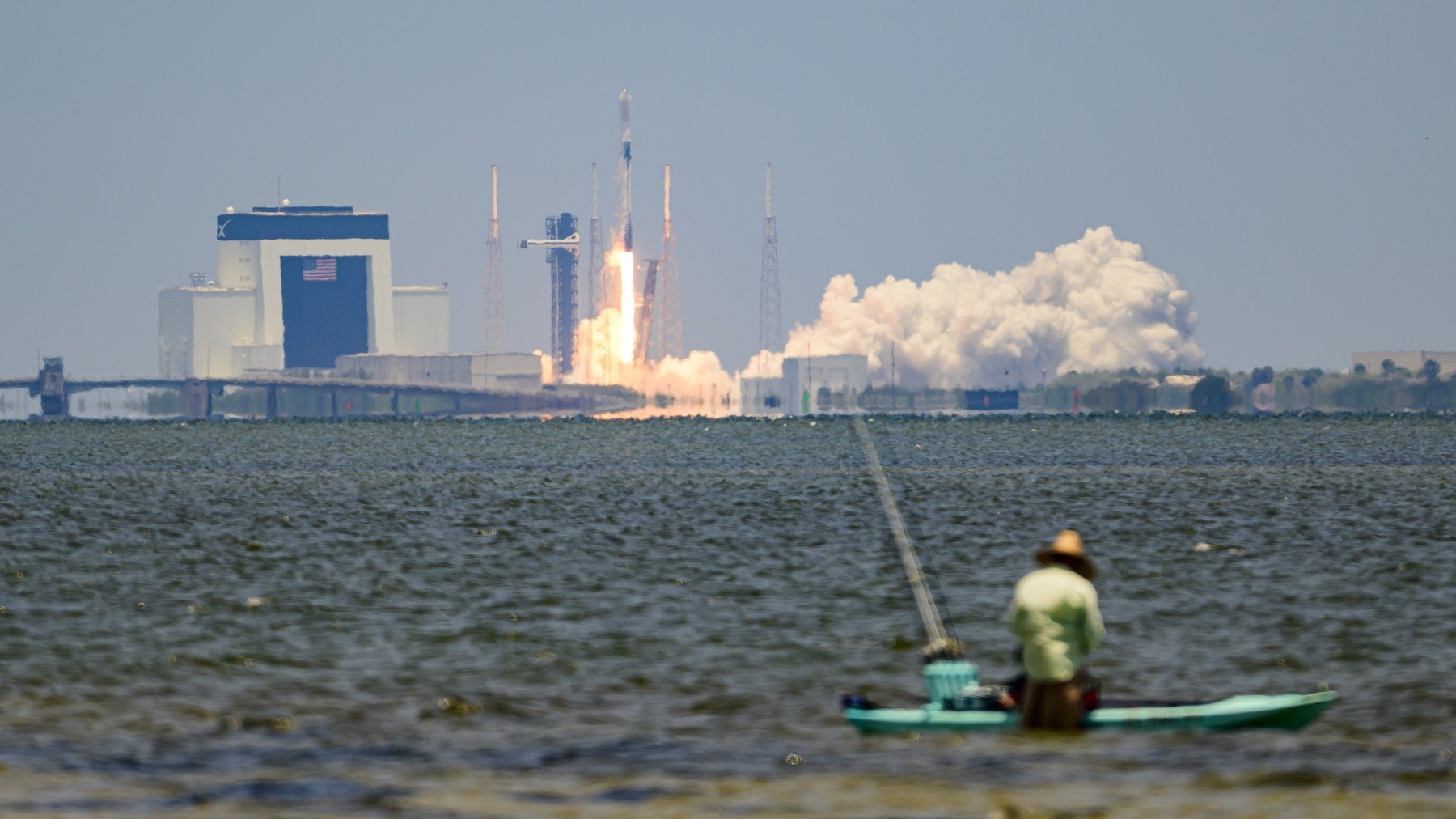 [ad_1] Un grup de cercetători chinezi a publicat recent un studiu despre bruiaj Starlink, demonstrând o posibilă metodă de blocare a comunicaţiilor prin satelit pe scară largă