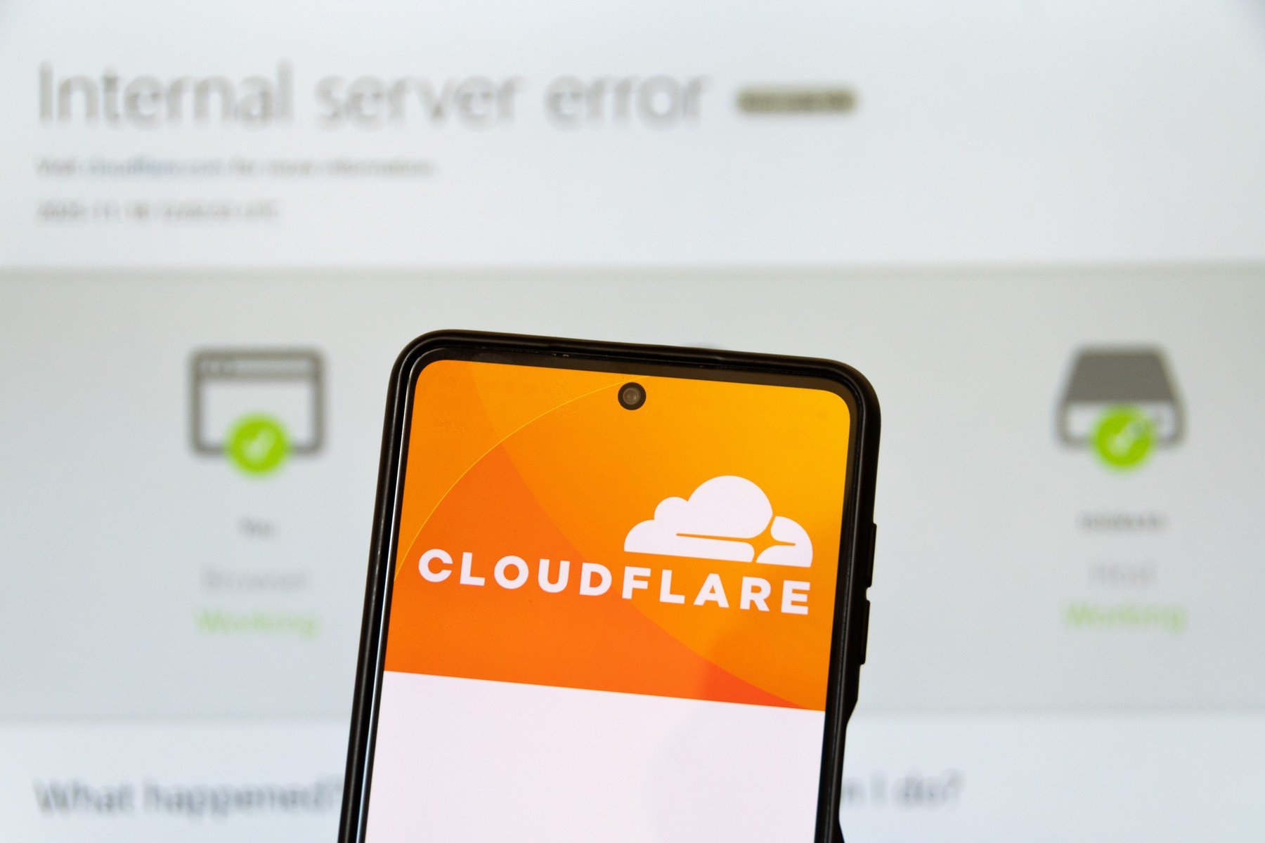 Cloudflare explică întreruperile site-urilor globale: „Eroarea ar putea persista”