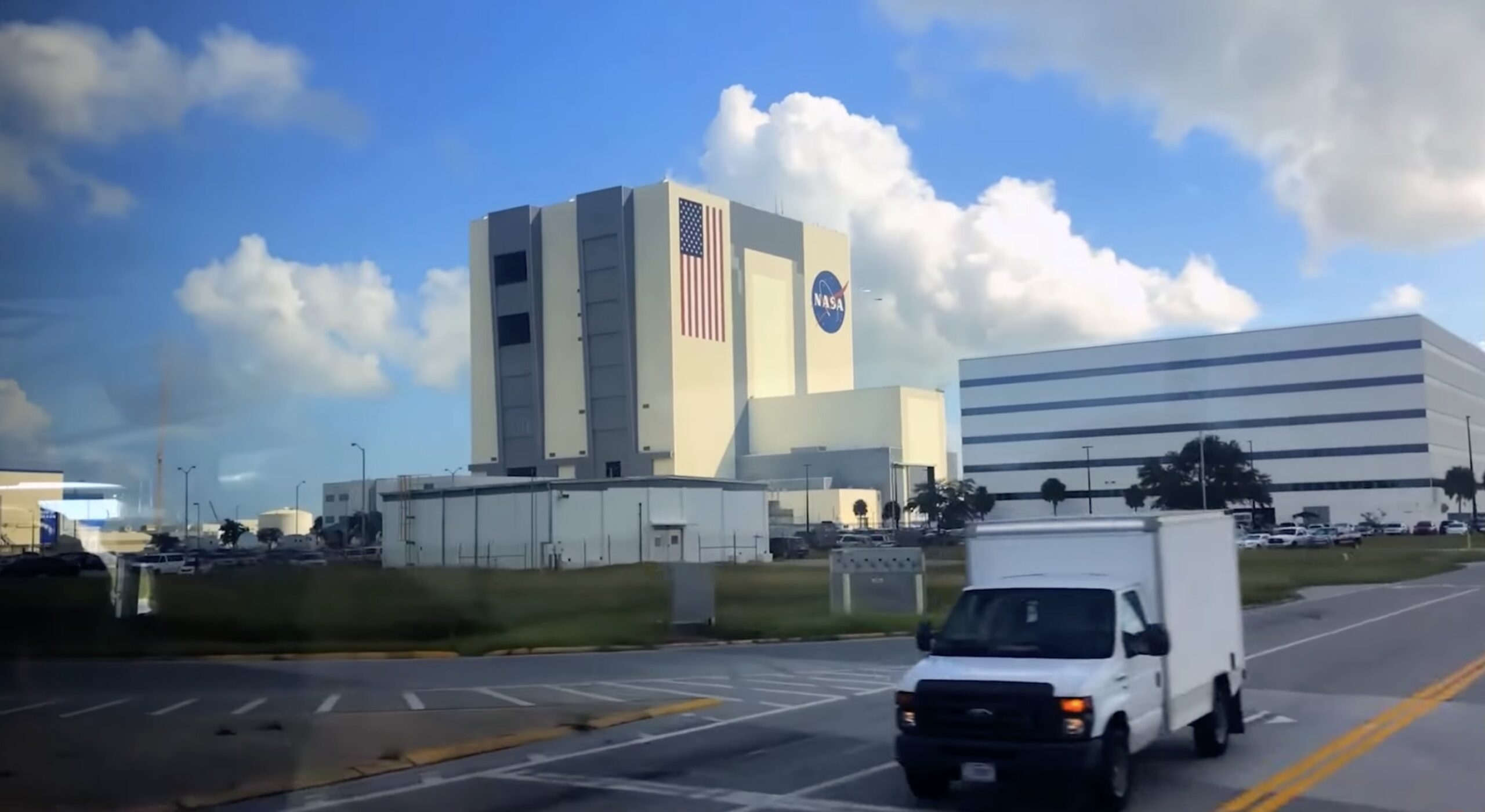 NASA a descoperit 26 de noi specii de bacterii în camerele de asamblare a sondelor spațiale, o veste care ar putea avea implicații majore pentru procesele de pregătire și siguranța misiunilor de explorare spațială