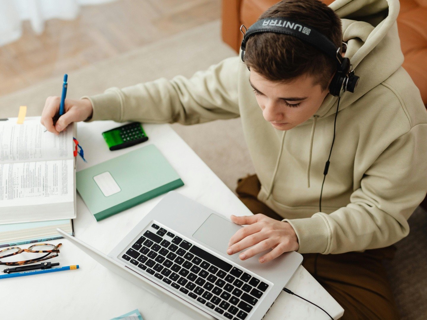 [ad_1] examenul oral – o reacție a universităților la amenințarea trișatului prin inteligență artificială – devine tot mai frecvent în curricula de 2024