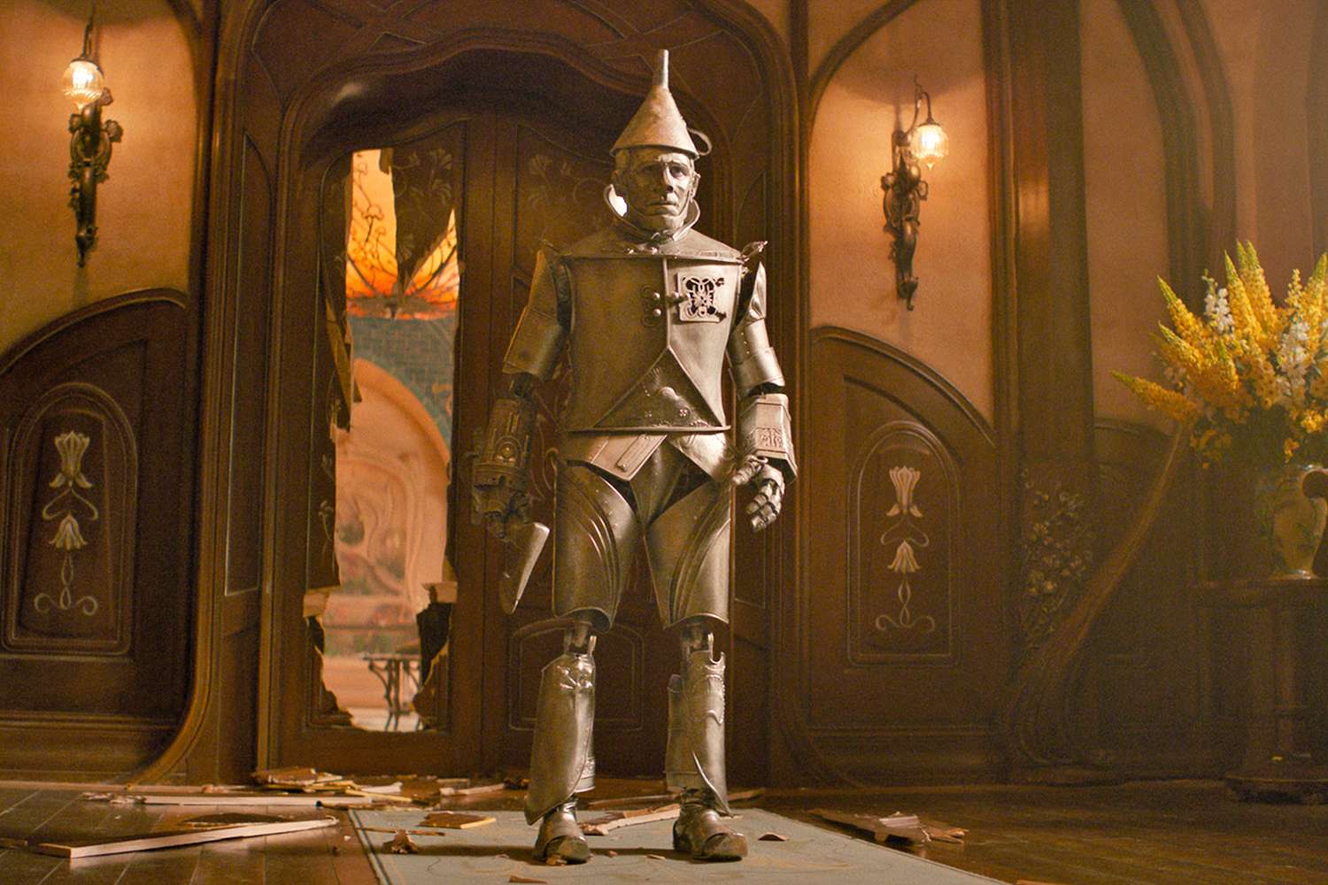 Ce a scăpat în „For Good” când Boq a devenit Tin Man