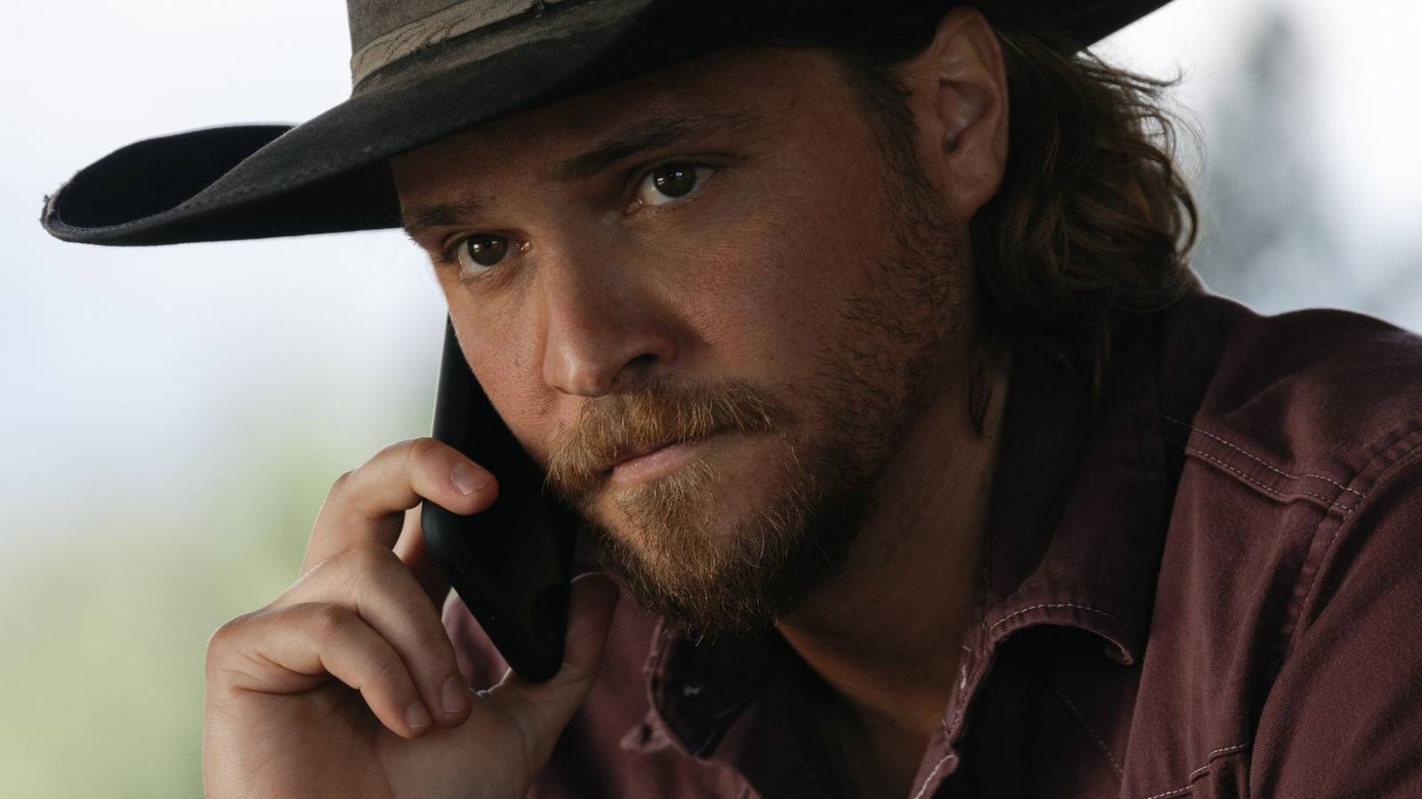 [ad_1] Blue Ridge: The Series, thriller western‑crime lansat în aprilie 2024 pe Cowboy Way și disponibil gratuit pe Amazon Freevee, combină acțiunea intensă cu dramatismul rural al Munților Blue Ridge