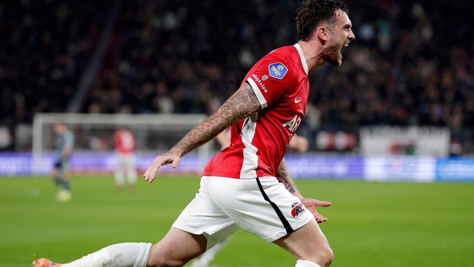 Troy Parrott strălucește cu un hat-trick în victoria răsunătoare a lui Alkmaar în fața Ajax-ului Troy Parrott a reușit o performanță de excepție, marcând un hat-trick în meciul din optimile de finală ale Cupei KNVB, în care AZ Alkmaar a învins-o fără drept de apel pe Ajax, cu 6-0