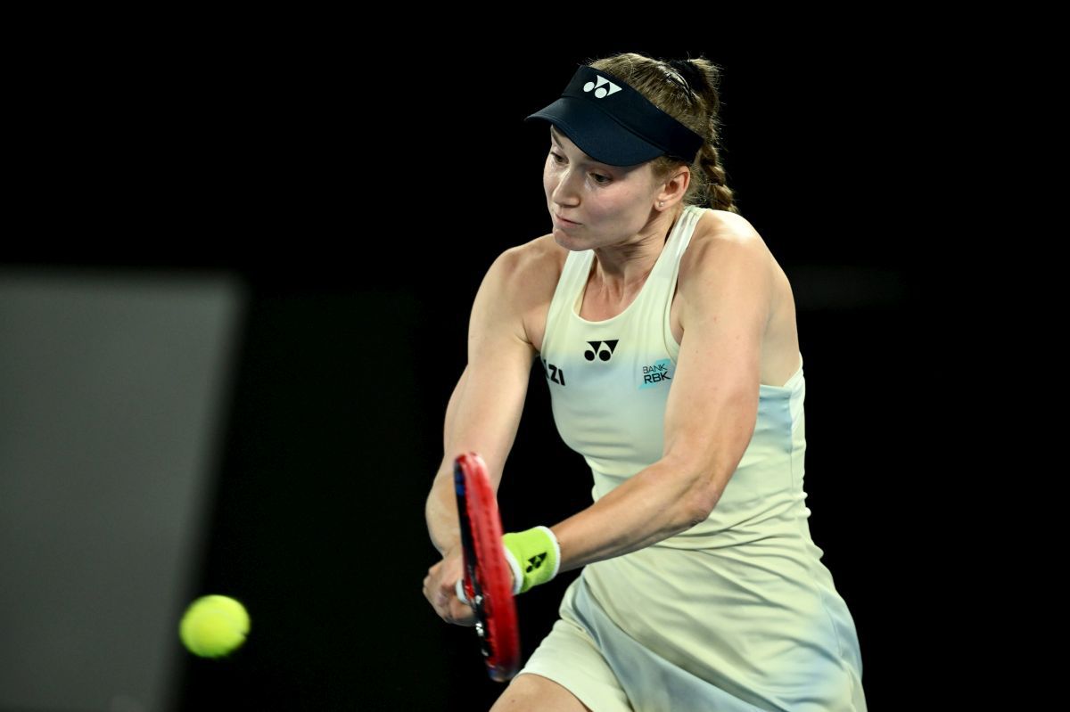 Elena Rybakina se califică în finala Australian Open, după o victorie dramatică în fața Jessicăi Pegula Elena Rybakina s-a impus în cea de-a doua semifinală a Australian Open 2026, înfruntând-o pe Jessica Pegula și obținând o victorie cu 6-3, 7-6(7)