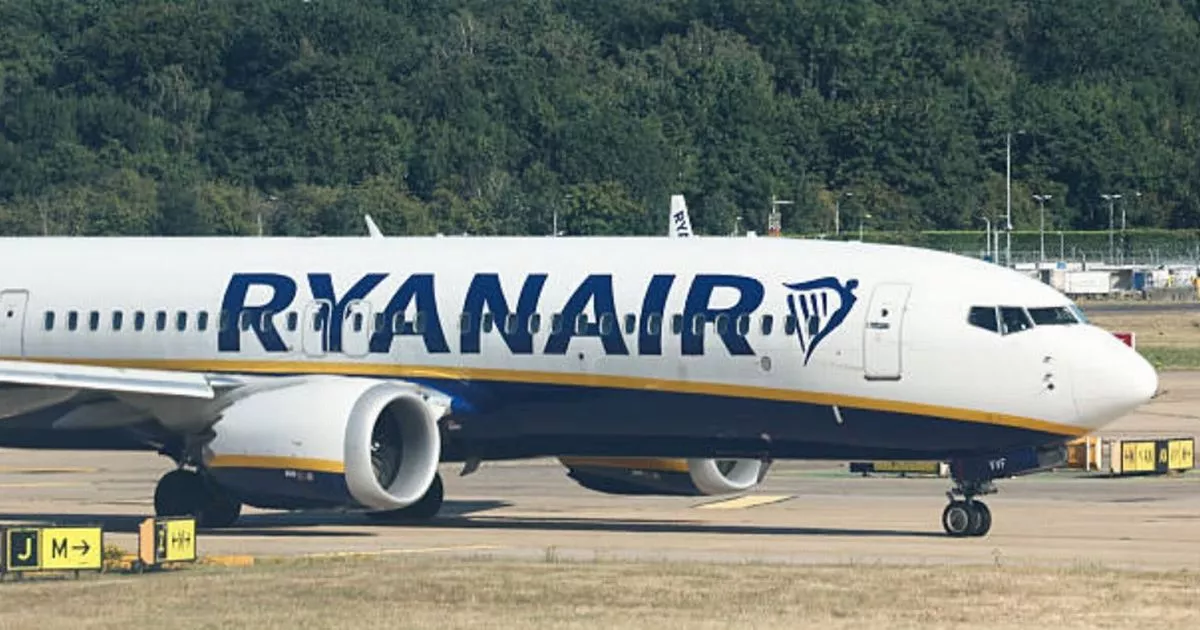 Pasageră Ryanair: „Am fost aruncată din scaun de turbulențe violente”