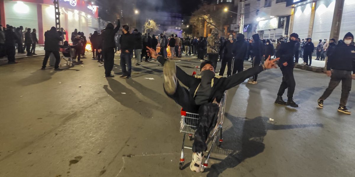 108250451-1767964254888-gettyimages-2254670170-MEI-IRN-Km-PIIJ8-20260108-002.jpeg - PresaObiectiva