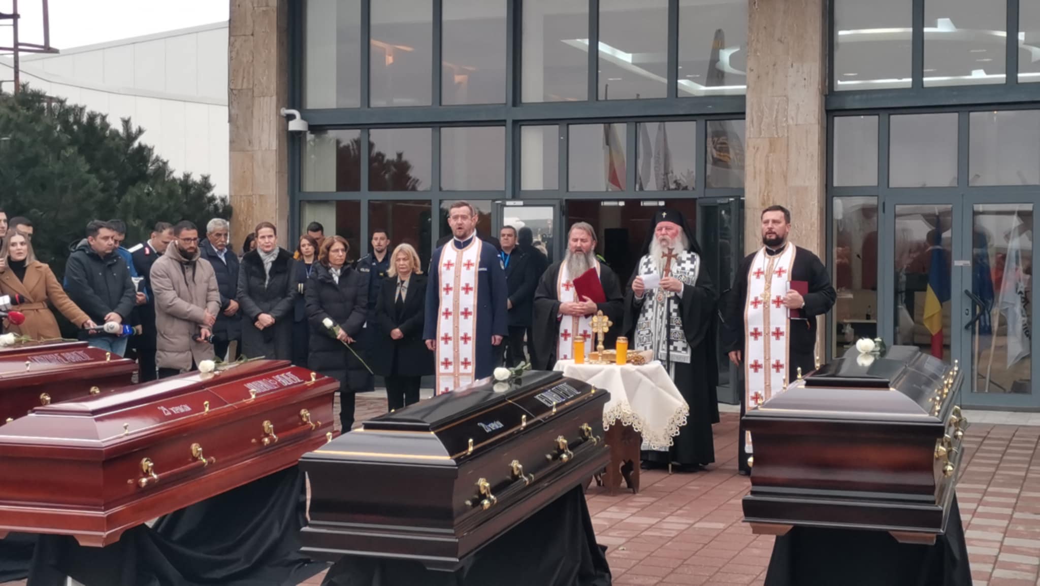 Tragedie dublă în familia Maronitis: tatăl șoferului decedat în accidentul soldat cu moartea a șapte suporteri ai echipei PAOK și el însuși a pierdut viața pe același drum O tragedie cutremură din nou familia Maronitis, după ce vestea că tatăl lui Dimitris Maronitis, unul dintre cei șapte suporteri ai clubului PAOK care și-au pierdut viața într-un accident rutier petrecut recent în România, s-a confirmat oficial