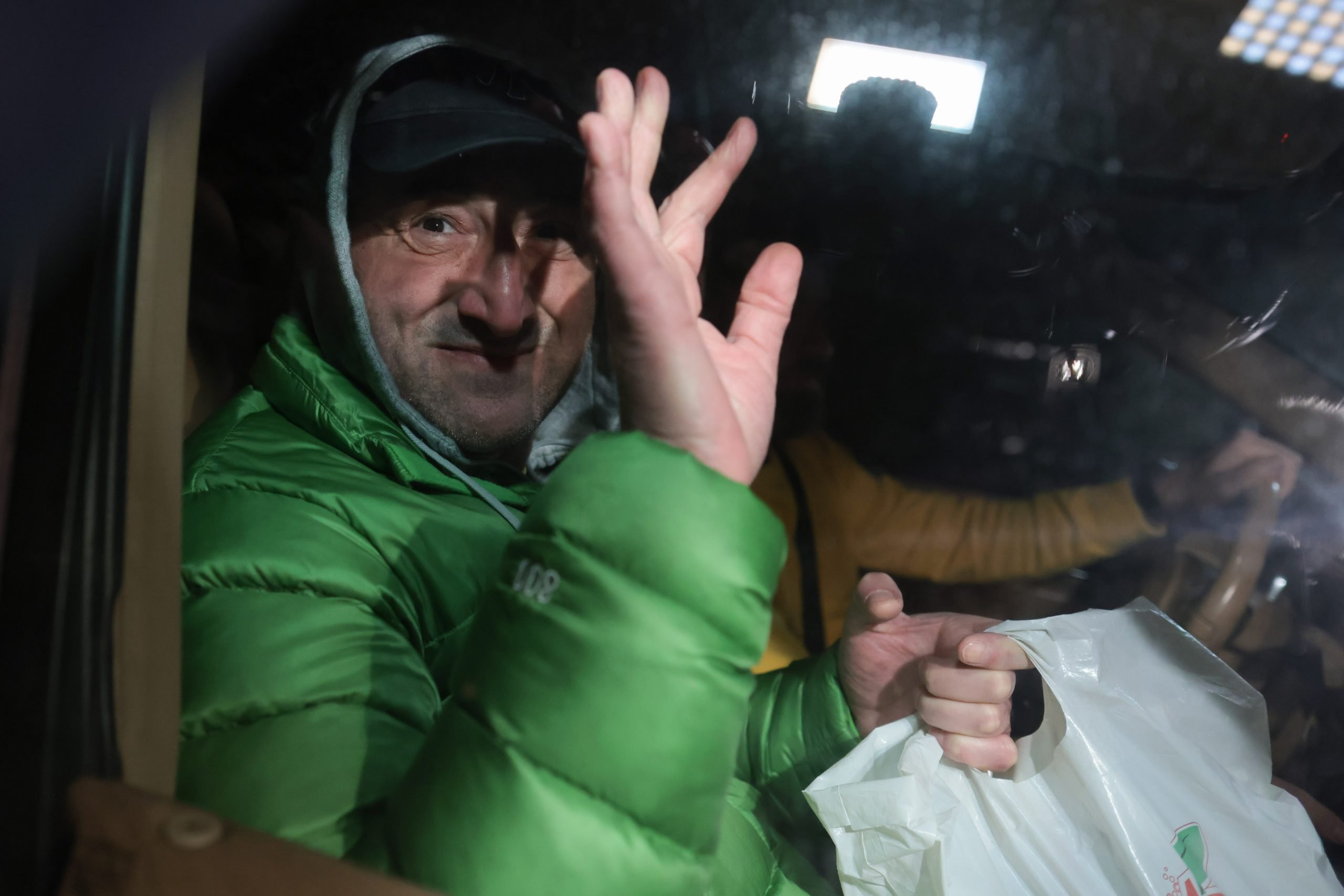 Nelu Iordache, eliberat din închisoare după reducerea pedepsei Nelu Iordache, cunoscut drept „regele asfaltului”, a părăsit astăzi Penitenciarul Rahova, după ce Curtea de Apel București a admis contestația în anulare formulată de acesta