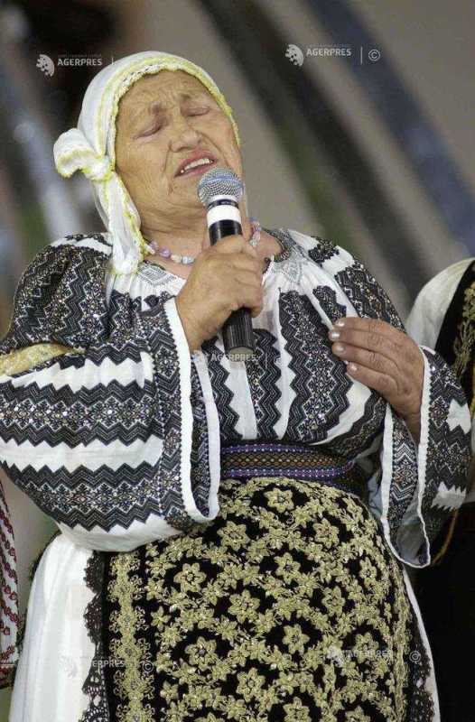 Rapsodul Domnica Trop, „privighetoarea” de la marginea lumii, a decedat la 87 de ani Luni, 23 octombrie, rapsodul folcloric Domnica Trop, cunoscută drept „privighetoarea” de la marginea lumii, a trecut în neființă la vârsta de 87 de ani