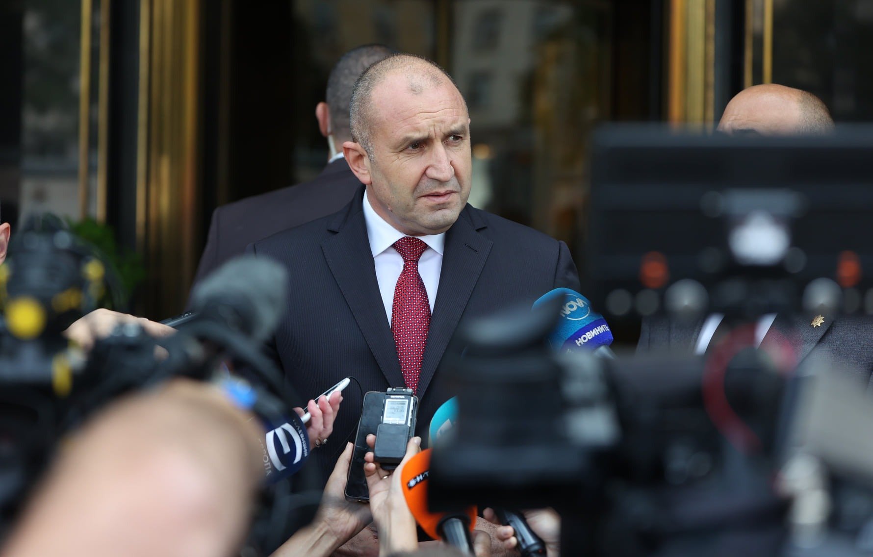 Președintele Bulgariei, Rumen Radev, își anunță intenția de a demisiona pentru a putea participa la alegerile prezidențiale, într-un moment marcat de incertitudini politice și speculații privind viitorul său politic
