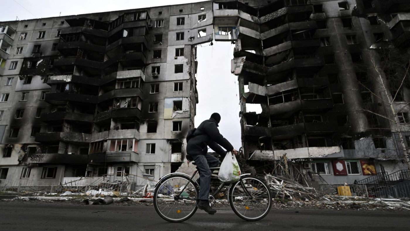 Uniunea Europeană intervine pentru a sprijini Ucraina în criza energetică provocată de atacurile rusești O nouă măsură de sprijin din partea Uniunii Europene a fost anunțată într-un moment de criză acută în Ucraina, unde luptele continue și atacurile asupra infrastructurii critice contin să lase milioane de oameni fără curent electric, în condiții extrem de dificile