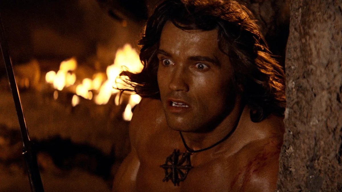 Arnold Schwarzenegger, o experiență terifiantă pe platourile de filmare pentru „Conan the Barbarian” Arnold Schwarzenegger, cunoscut pentru numeroasele sale roluri iconice în filme de acțiune, a avut o debut mai puțin plăcut în cariera sa, în special în „Conan the Barbarian”