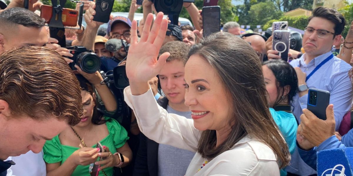 395437888_871124287705896_5420936816852371820_n.jpg - PresaObiectiva