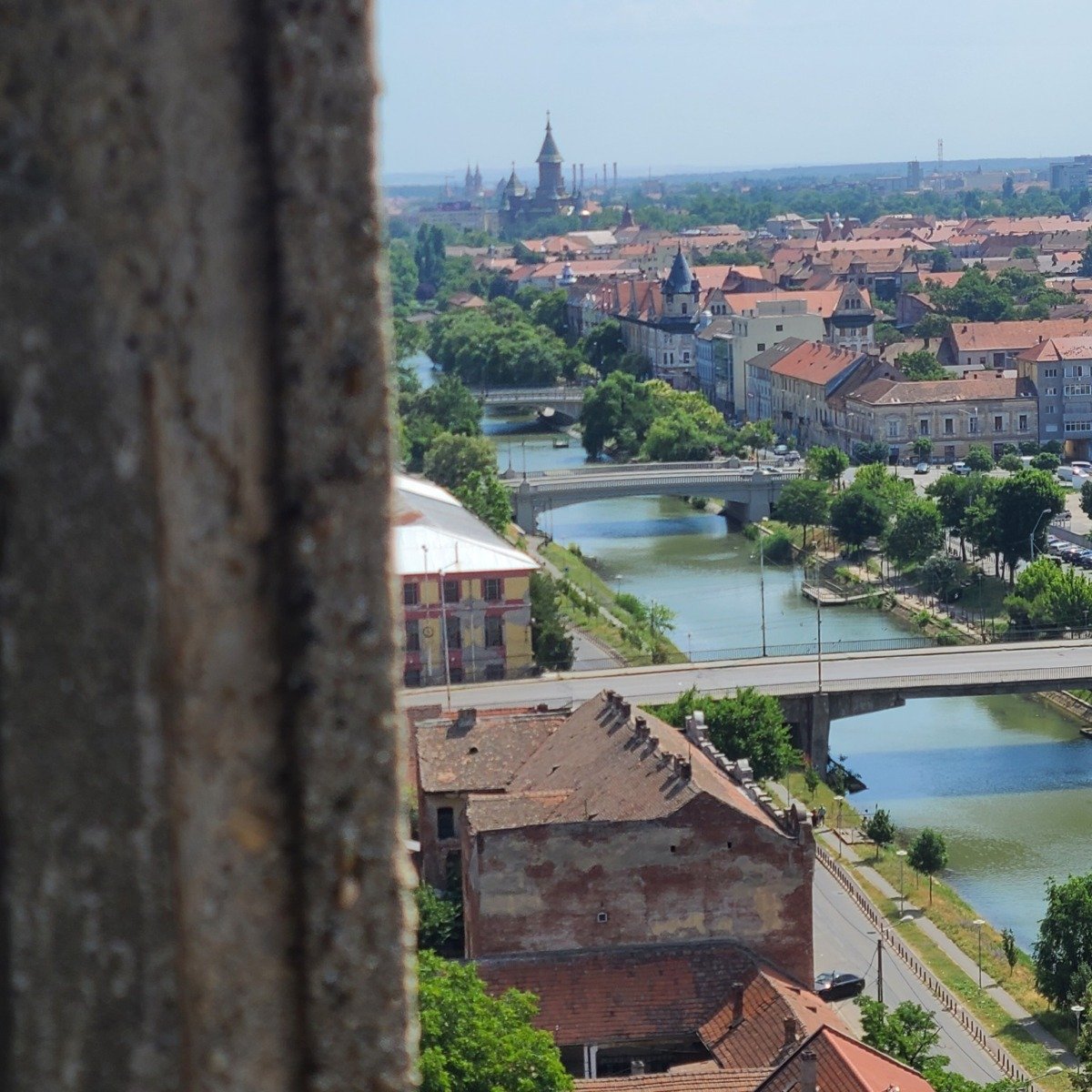 Timișoara dă startul unei investiții de amploare în zona Iosefin – licitație pentru reamenajarea unui cartier istoric, cu fonduri europene Primăvara aduce vești importante pentru locuitorii din zona Mocioni, Sinaia și Kuttel din cartierul Iosefin, unul dintre cele mai vechi și pline de poveste ale Timișoarei