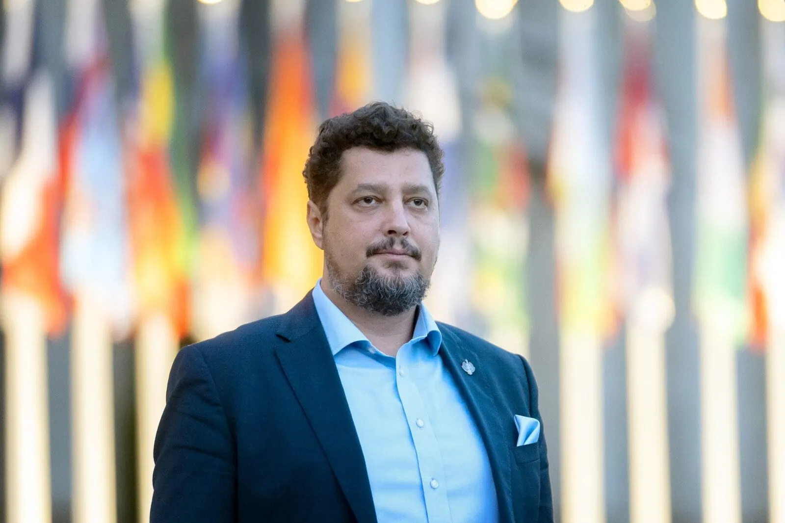 Joi seară, în Piața Universității, un miting cu caracter extremist a atras atenția asupra unor manifestări extrem de controversate legate de istoria și simbolistica naționalistă din România