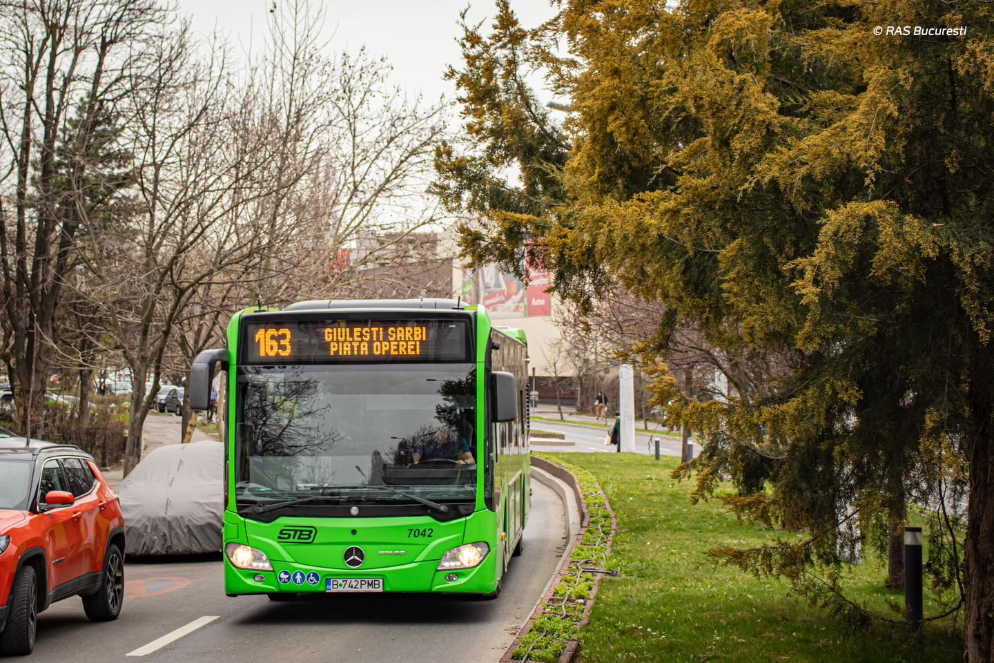Reîntoarcerea liniei 163 pe traseul clasic după finalizarea lucrărilor pe Strada Entuziasmului După o perioadă de deviere, linia 163 a autobuzelor din Capitală revine la traseul său obișnuit, începând cu data de 6 ianuarie