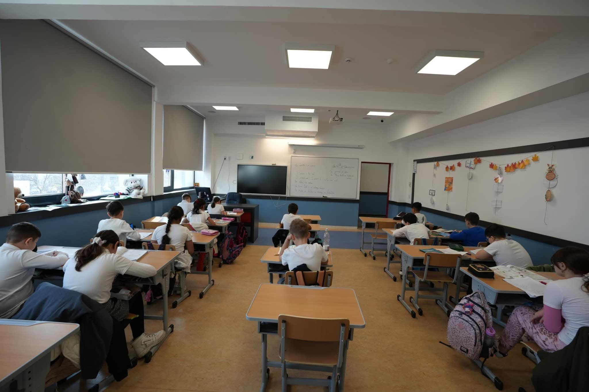 Primăria Sectorului 3 a decis, în ultim moment, să revină asupra planurilor inițiale privind suspendarea programului „Școală după Școală”, o inițiativă esențială pentru mulți părinți și elevi din sector, într-un context marcat de tensiuni și dezbateri aprinse