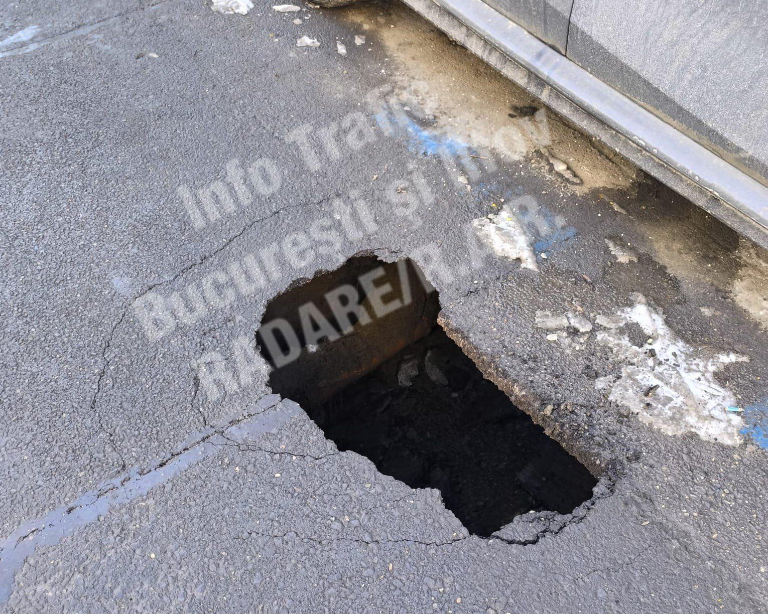 Surparea carosabilului pe strada Făinari din Sector 4: o întrebare despre infrastructură și măsuri de urgență Luni, în jurul orei 14:00, bucureștenii au fost martorii unui incident neașteptat pe strada Făinari, în dreptul imobilului cu numărul 19, aproape de intersecția cu strada Luncșoara