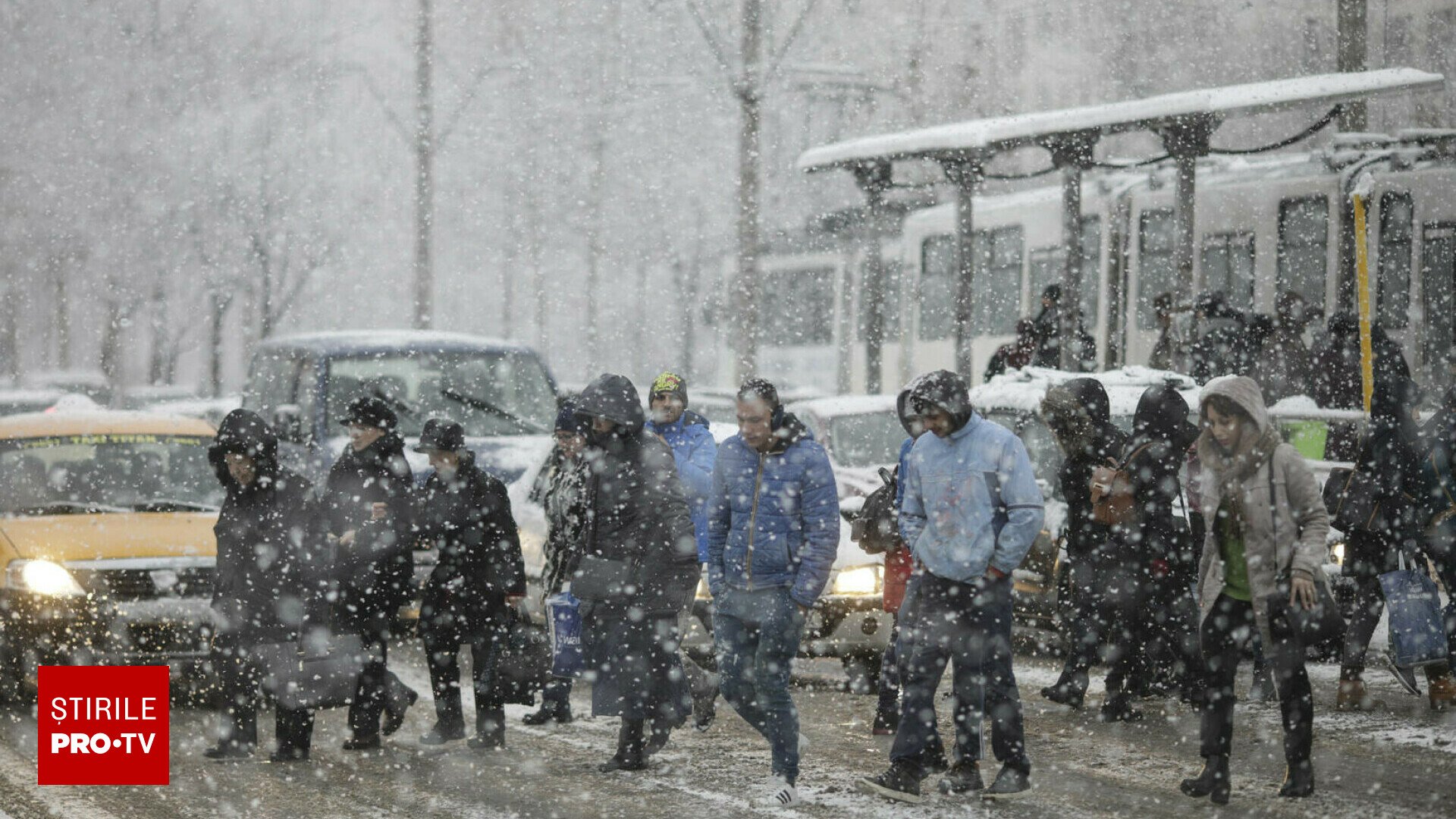 Gerul polar face ravagii în România România se confruntă cu un val de aer polar, iar temperaturile au scăzut vertiginos, atingând minime alarmante de la -10 până la -14 grade Celsius în multe zone ale țării