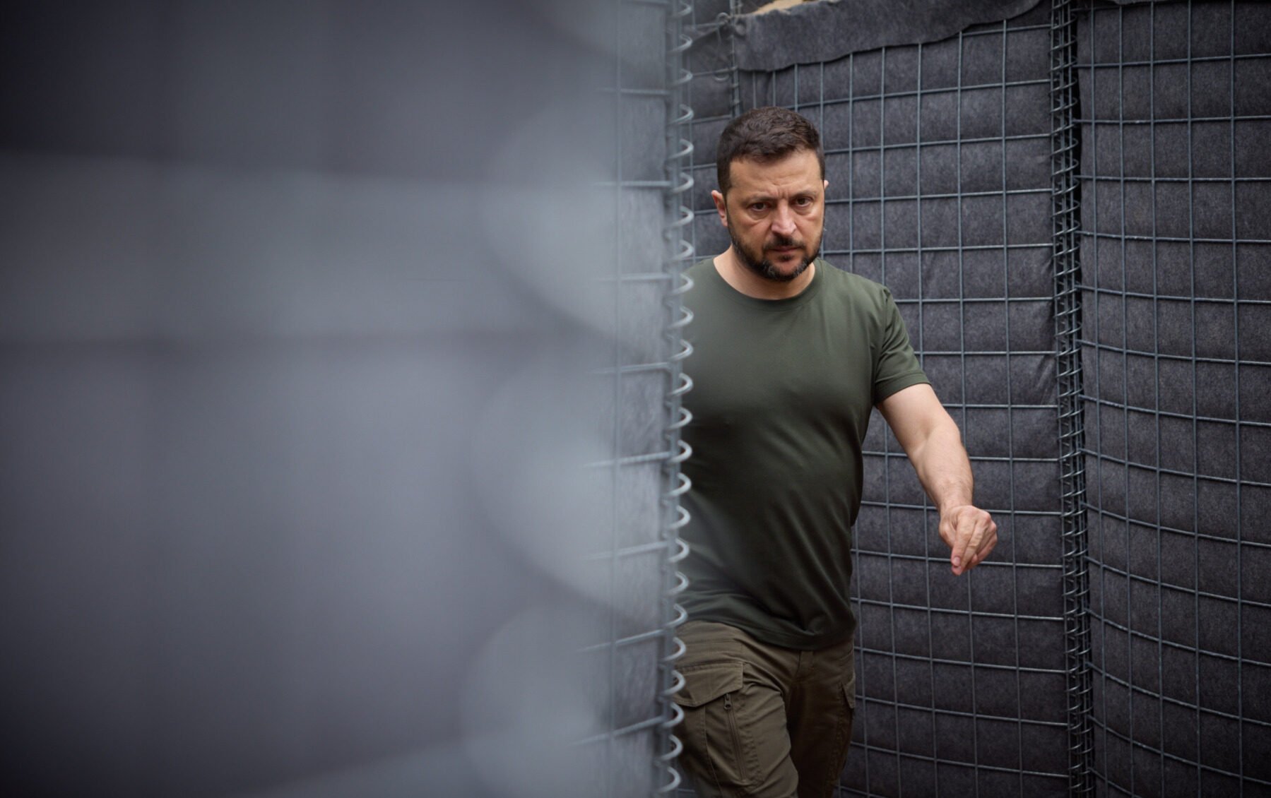 Președintele Ucrainei, Volodimir Zelenski, a lansat un apel ferm către aliații Kyivului pentru intensificarea eforturilor în domeniul apărării aeriene, în contextul unei noi serii de atacuri constante din partea Rusiei